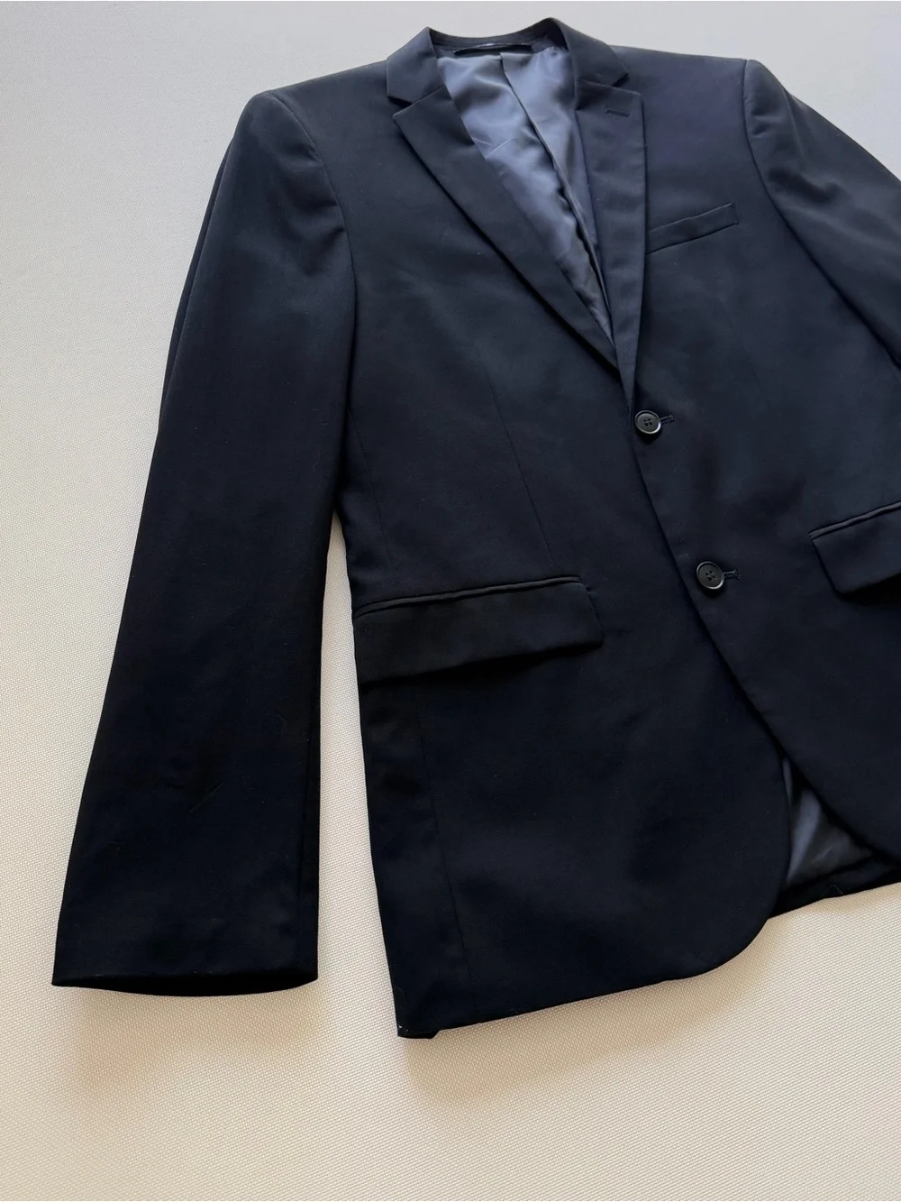 H&M Men's Black Two-Button Blazer with Notch Lapel